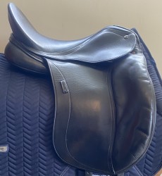 PETER HOROBIN LIBERTY DRESSAGE 17"