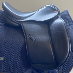 ON TRIAL - NSC WREN DRESSAGE 16.5"