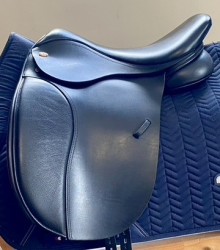 KENT AND MASTERS COB DRESSAGE