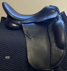 ON TRIAL - ALBION SLK ULTIMA ADJUSTA DRESSAGE 17.5"