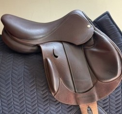 ON TRIAL - DEVOUCOUX CHIBERTA K JUMP 16.5"