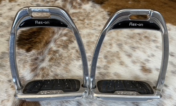 FLEX-ON HUNTER STIRRUP