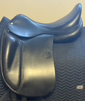 AMERIGO VEGA CLASSIC DRESSAGE 18"